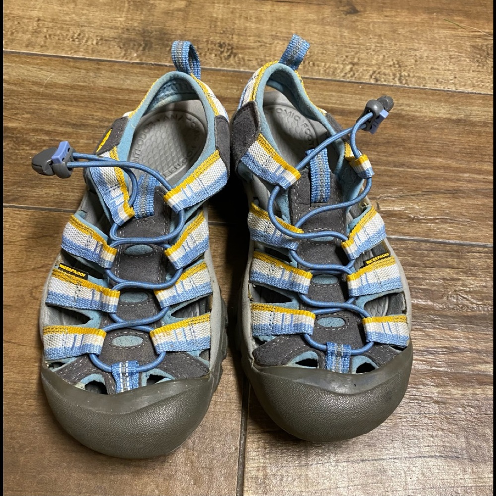EUC Keen Big Girls Newport SZ 6 - Picture 8 of 9
